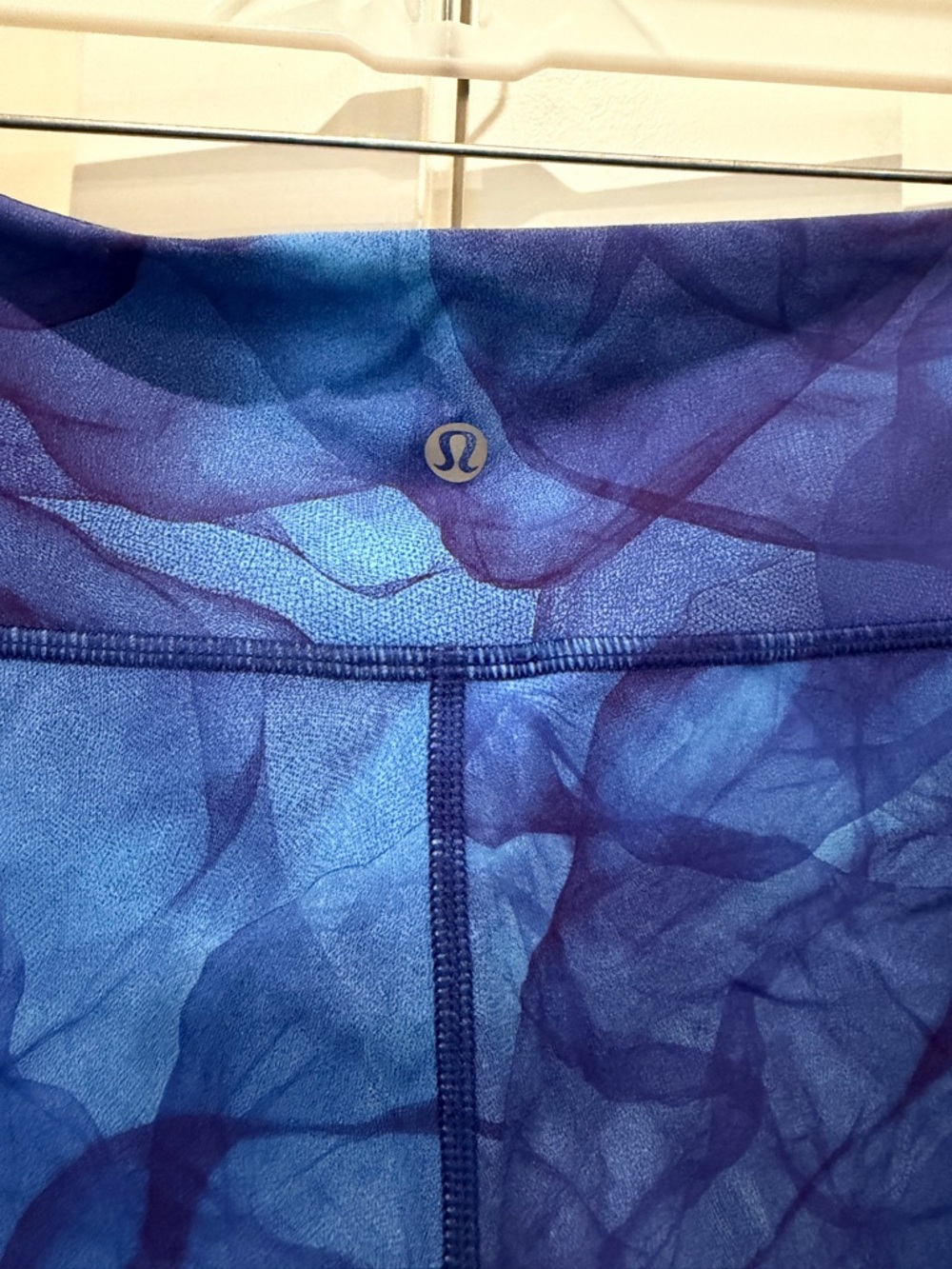 Lululemon Leggings in Midnight Tulle Multi Size 6 EUC Athleisure Yoga Athletic - Picture 6 of 10